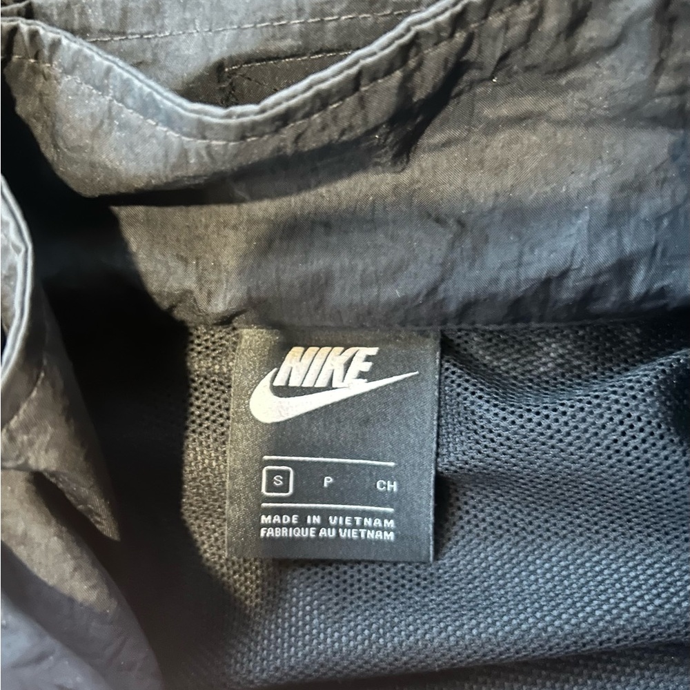 Nike jacket - Picture 3 of 3